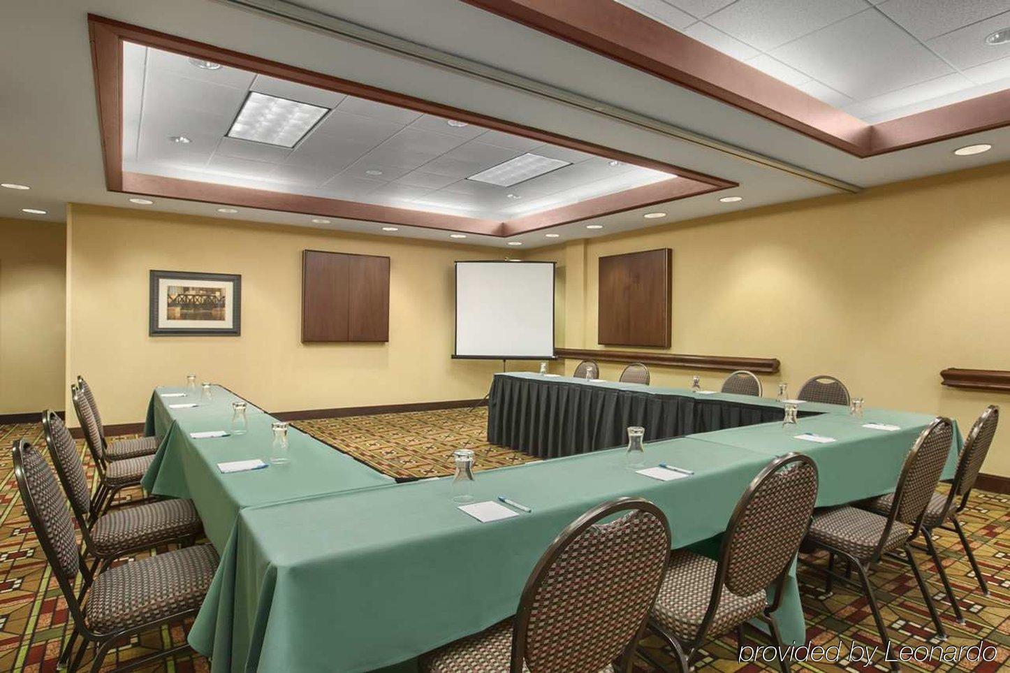 Homewood Suites By Hilton Cleveland-Solon Бизнес снимка